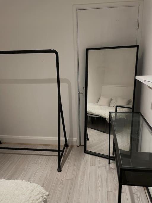 2 Bedroom Central London Apartment Modern And Stylish Екстер'єр фото