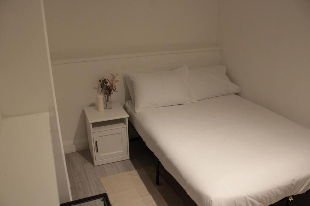 2 Bedroom Central London Apartment Modern And Stylish Екстер'єр фото