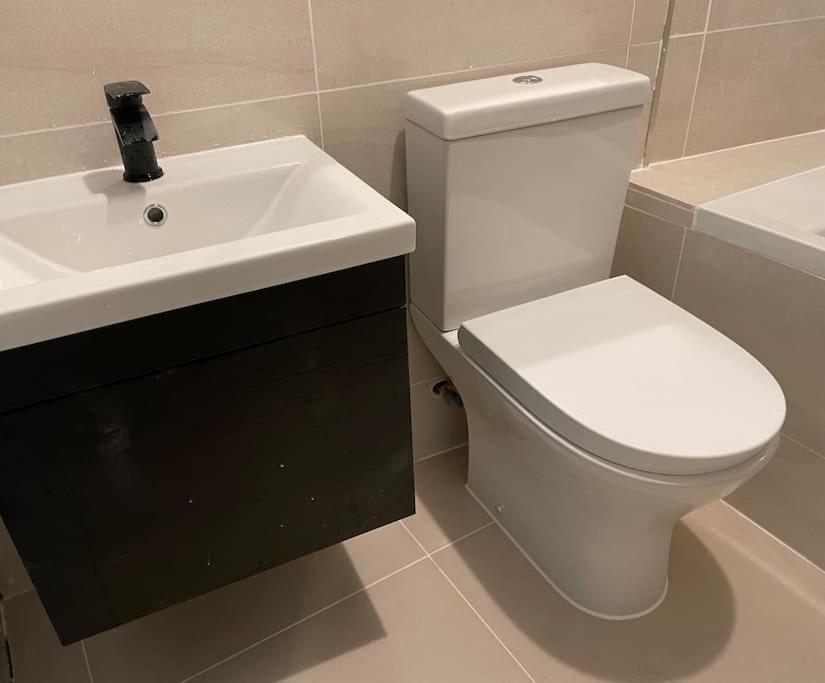 2 Bedroom Central London Apartment Modern And Stylish Екстер'єр фото