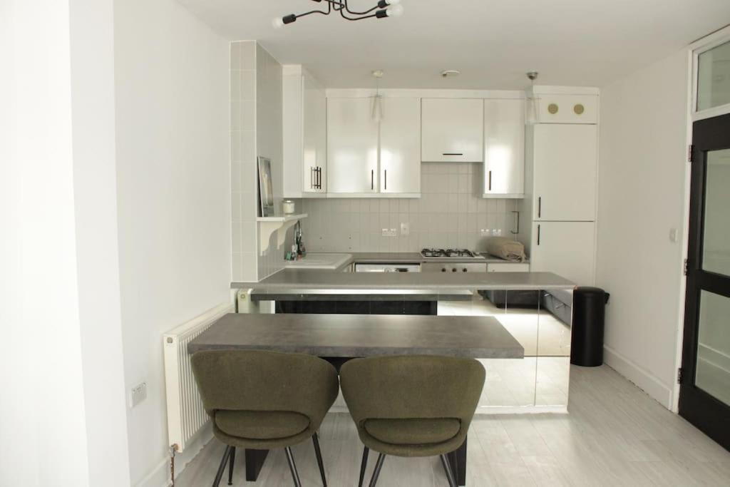 2 Bedroom Central London Apartment Modern And Stylish Екстер'єр фото
